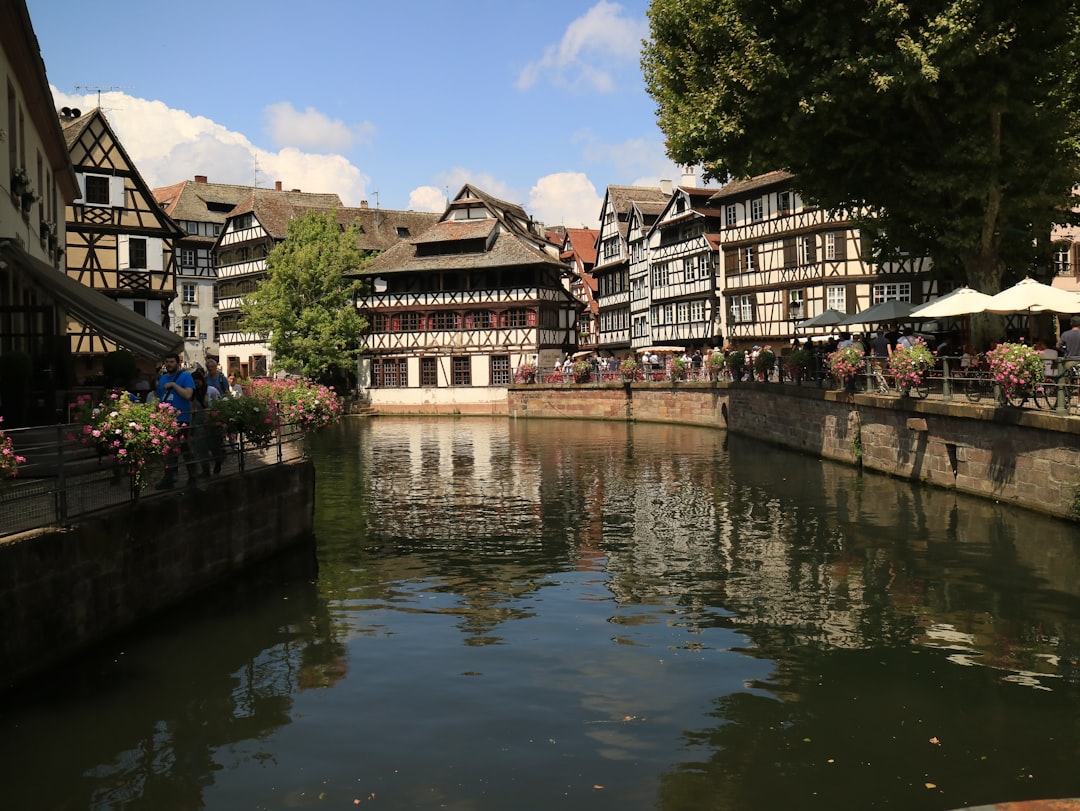 Canal paisible a Amiens pour un week-end en famille